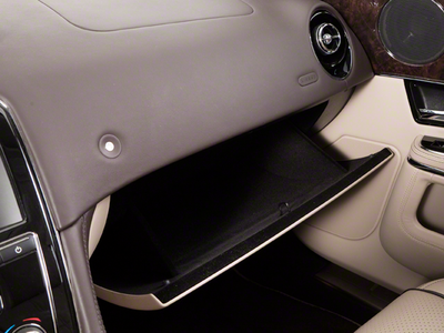 2013 Jaguar XJ Base