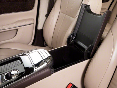 2013 Jaguar XJ Base