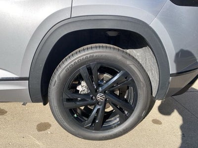 2026 Volkswagen Atlas Cross Sport 2.0T SEL R-Line Black