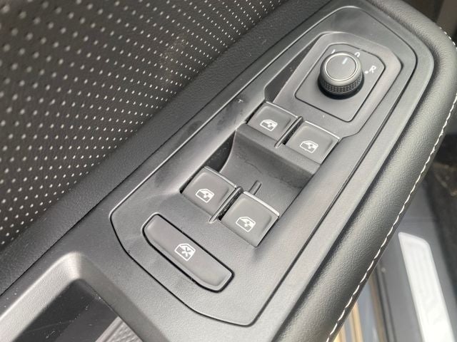 2026 Volkswagen Atlas Cross Sport 2.0T SEL