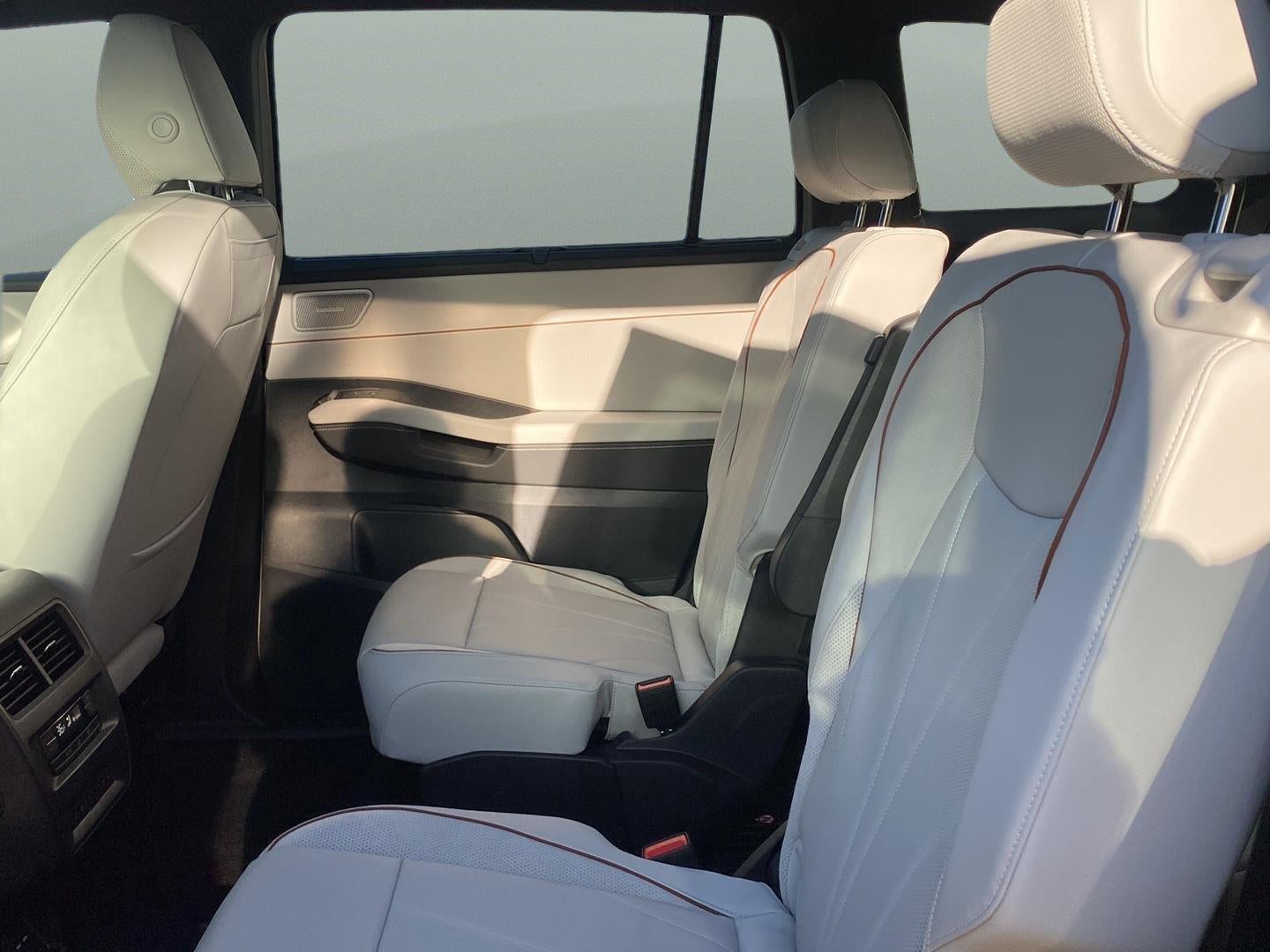 2027 Volkswagen Atlas SEL Premium R-Line