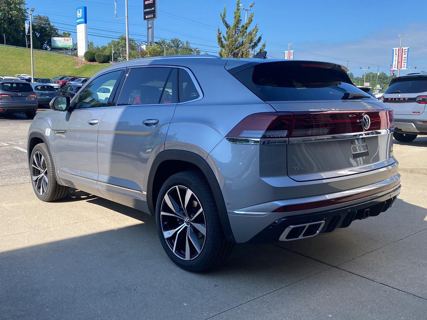 2026 Volkswagen Atlas Cross Sport 2.0T SEL Premium R-Line