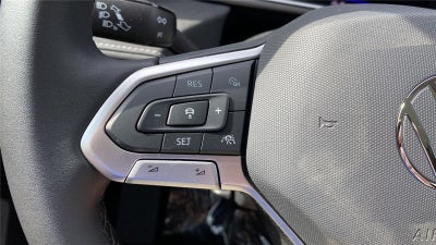 2026 Volkswagen Taos 1.5T SE Black