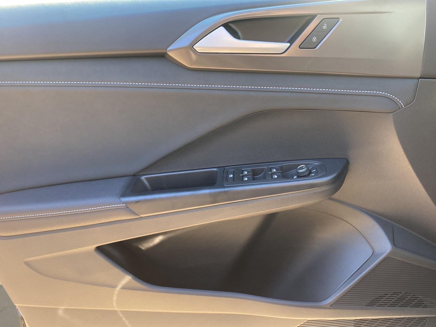 2027 Volkswagen Taos SE