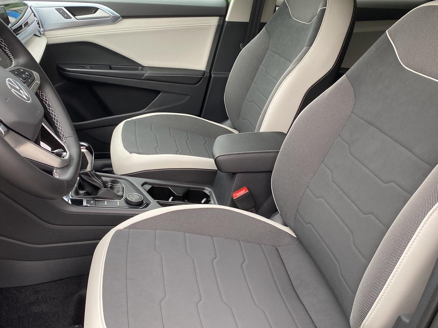 2027 Volkswagen Taos 1.5T SE