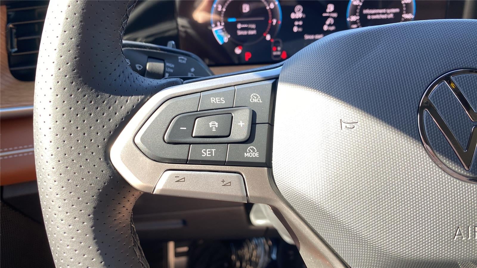 2026 Volkswagen Tiguan 2.0T SEL