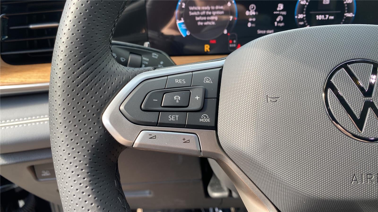 2026 Volkswagen Tiguan 2.0T SEL