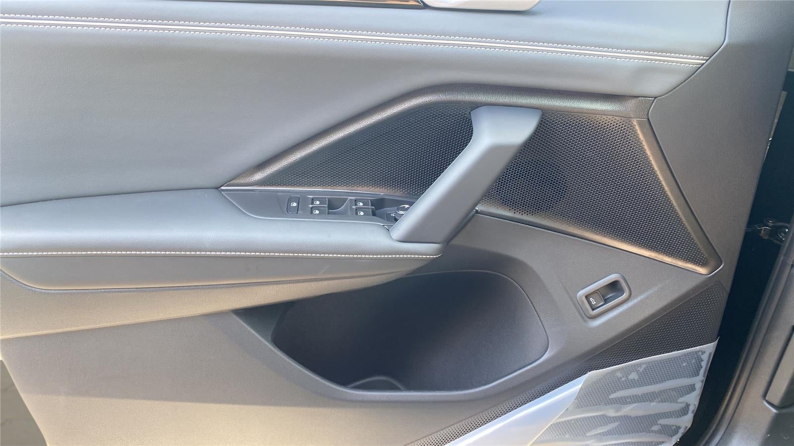 2026 Volkswagen Tiguan 2.0T SEL