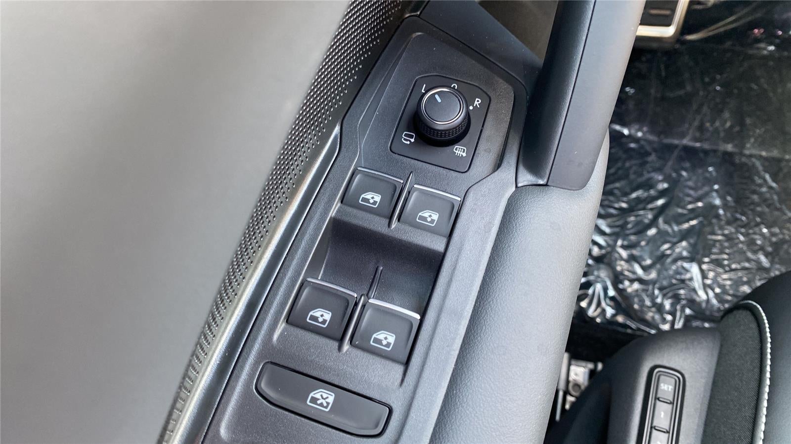 2026 Volkswagen Tiguan 2.0T SEL