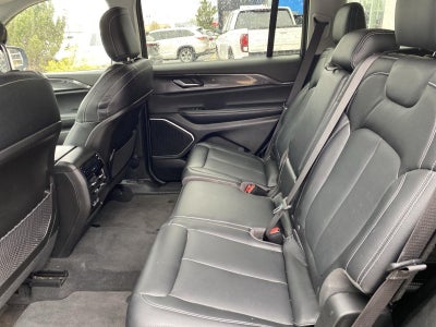 2022 Jeep Grand Cherokee L Laredo