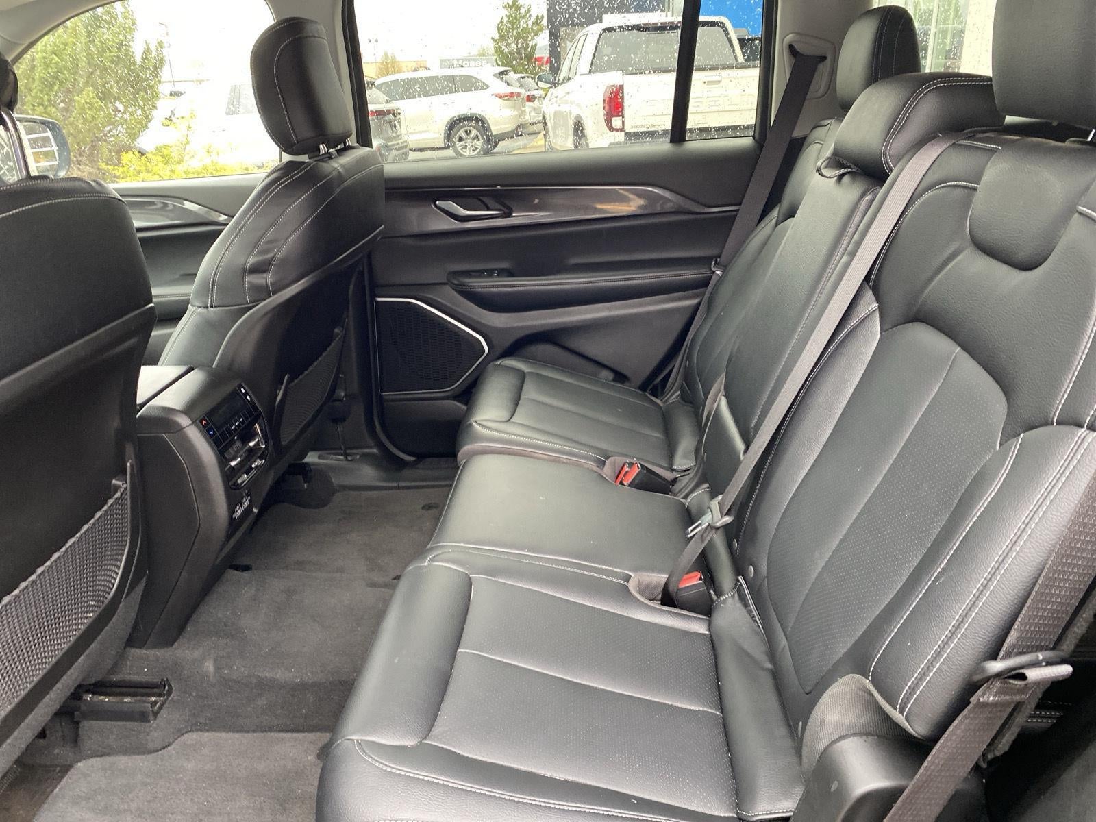 2022 Jeep Grand Cherokee L Laredo