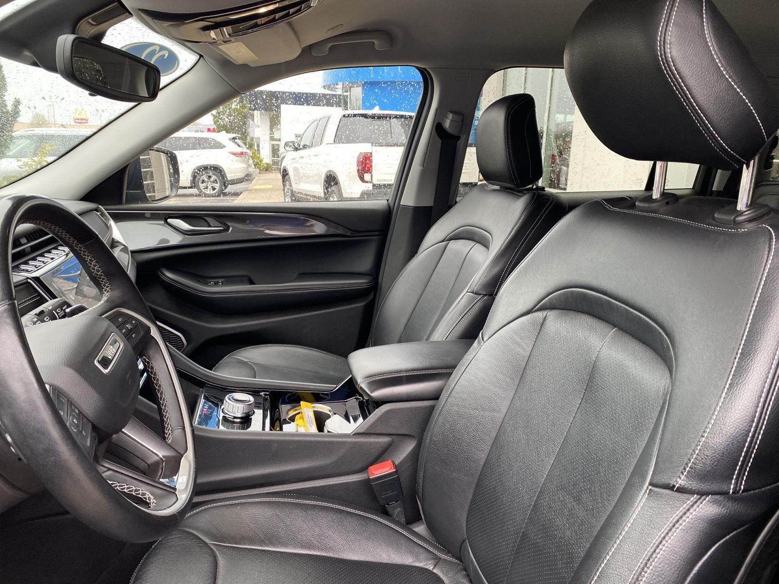 2022 Jeep Grand Cherokee L Laredo