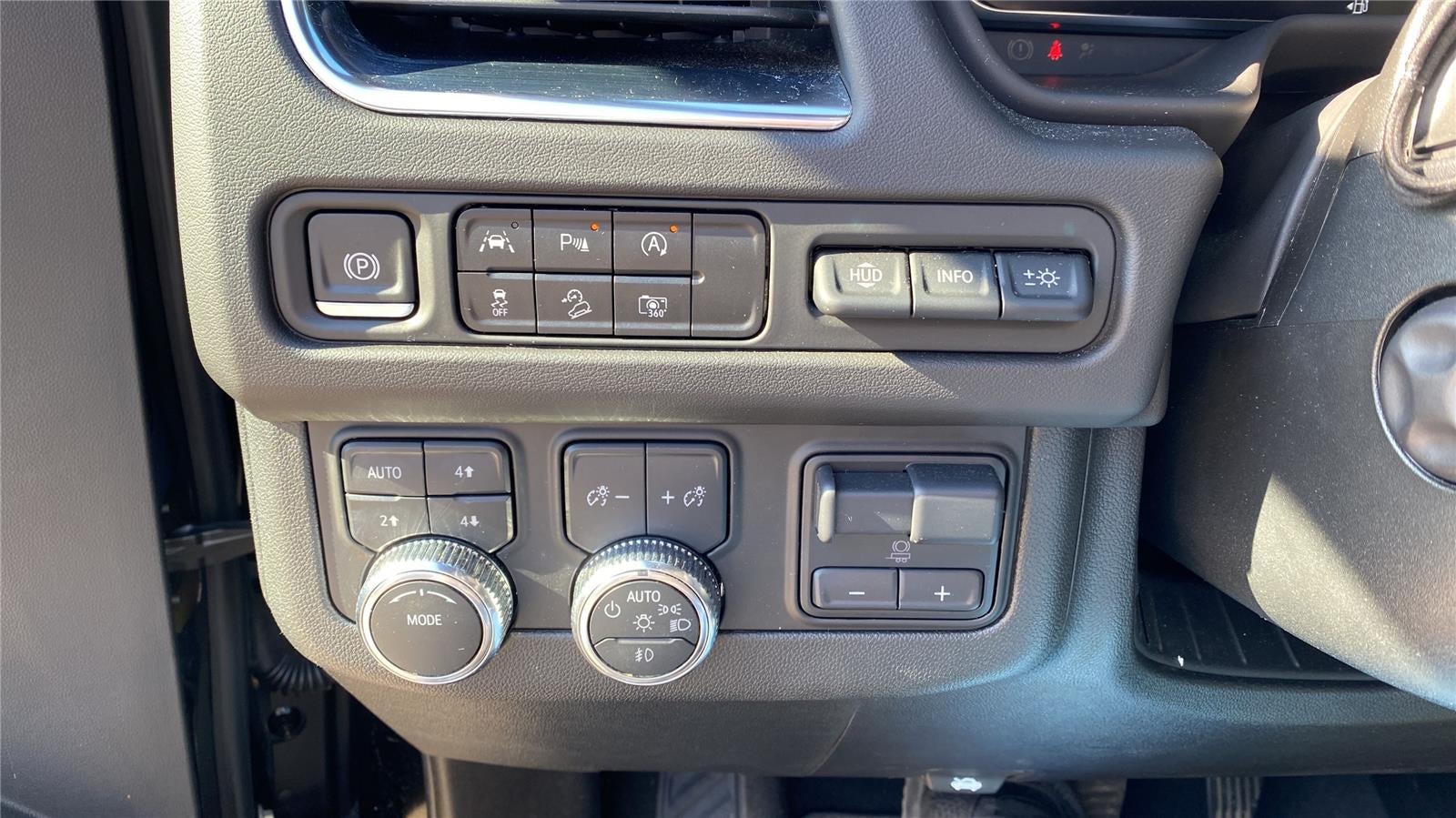 2024 GMC Yukon XL AT4