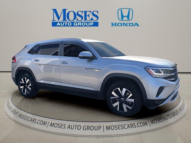 2020 Volkswagen Atlas Cross Sport 2.0T SE 4MOTION's photo