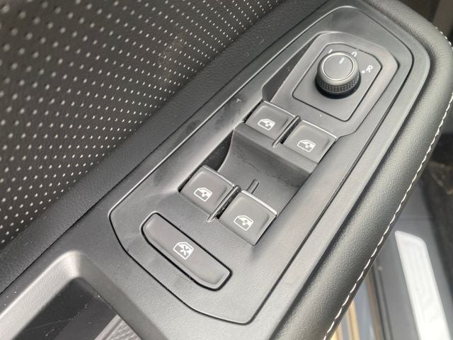 2026 Volkswagen Atlas Cross Sport 2.0T SEL