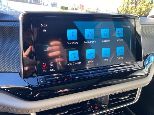 2026 Volkswagen Atlas Cross Sport 2.0T SEL Premium R-Line