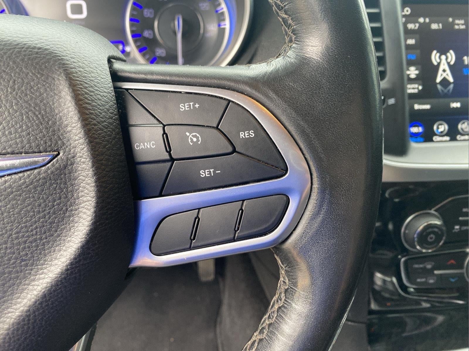 2021 Chrysler 300 Touring L
