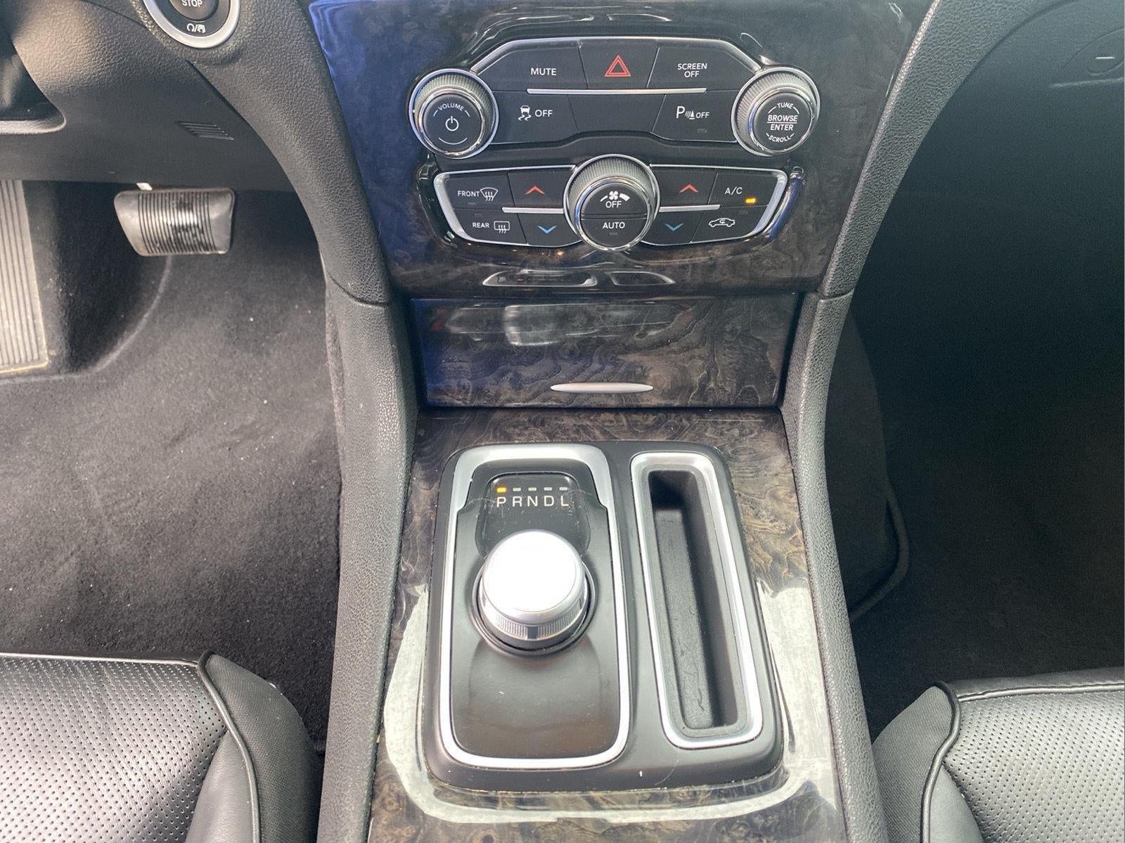 2021 Chrysler 300 Touring L