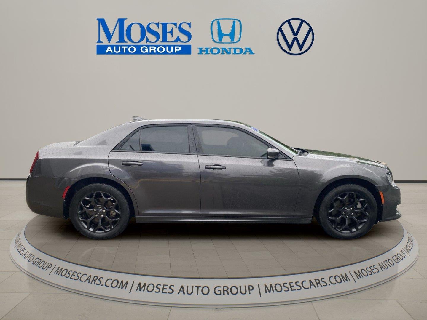 2021 Chrysler 300 Touring L