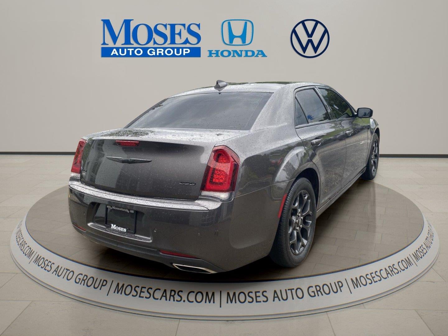 2021 Chrysler 300 Touring L