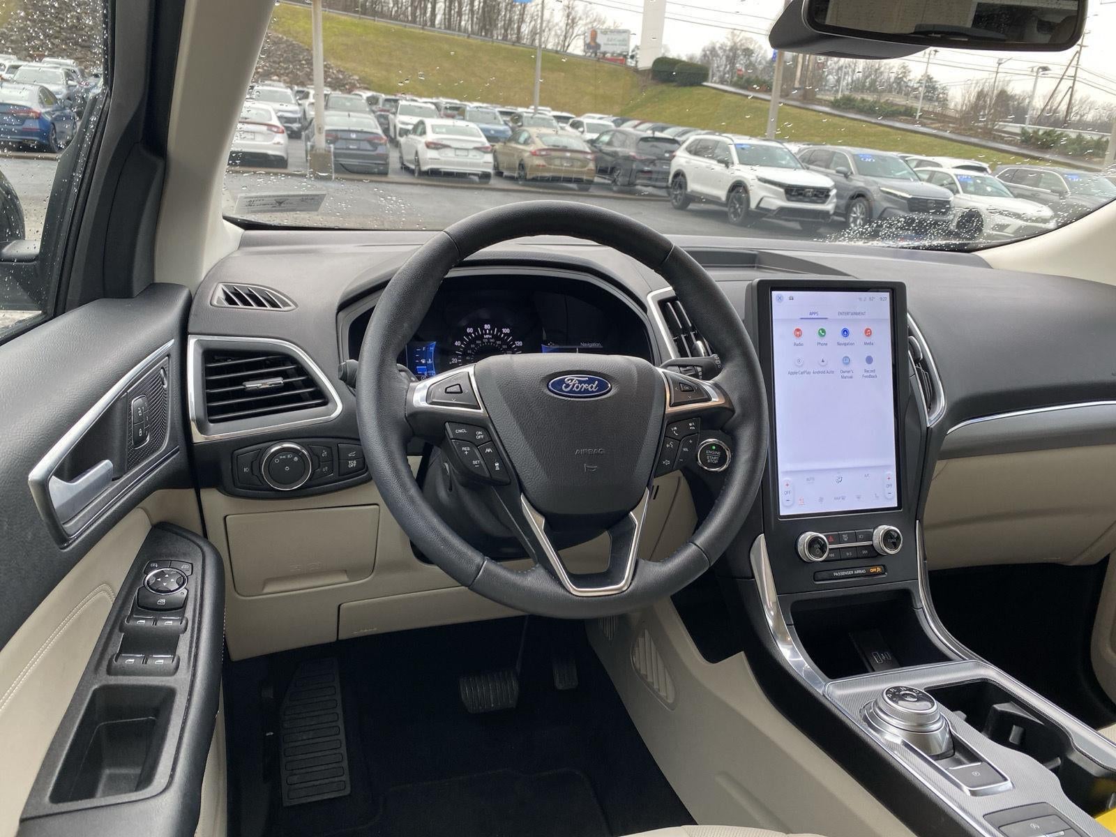 2022 Ford Edge Titanium