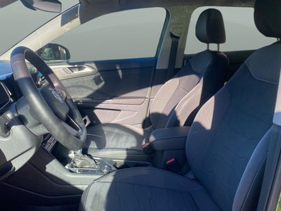2025 Volkswagen Taos SE Black
