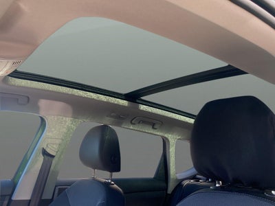 2025 Volkswagen Taos SE Black