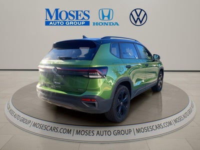 2025 Volkswagen Taos SE Black