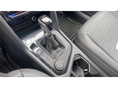 2025 Volkswagen Taos SE Black