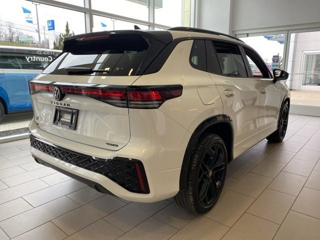 2026 Volkswagen Tiguan 2.0T SE R-Line Black