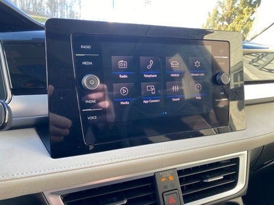 2025 Volkswagen Taos 1.5T SE