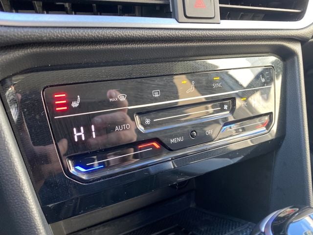 2025 Volkswagen Taos 1.5T SE