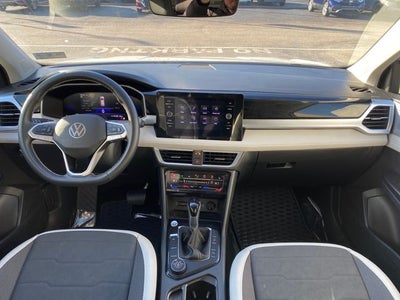 2025 Volkswagen Taos 1.5T SE