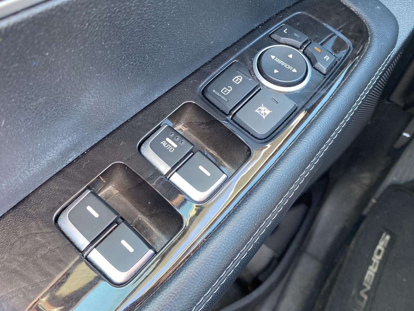 2016 Kia SORENTO Base