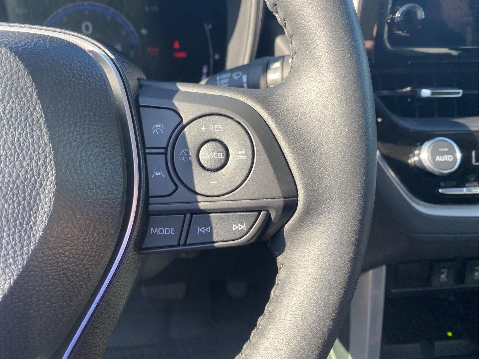 2025 Toyota Corolla Cross XLE