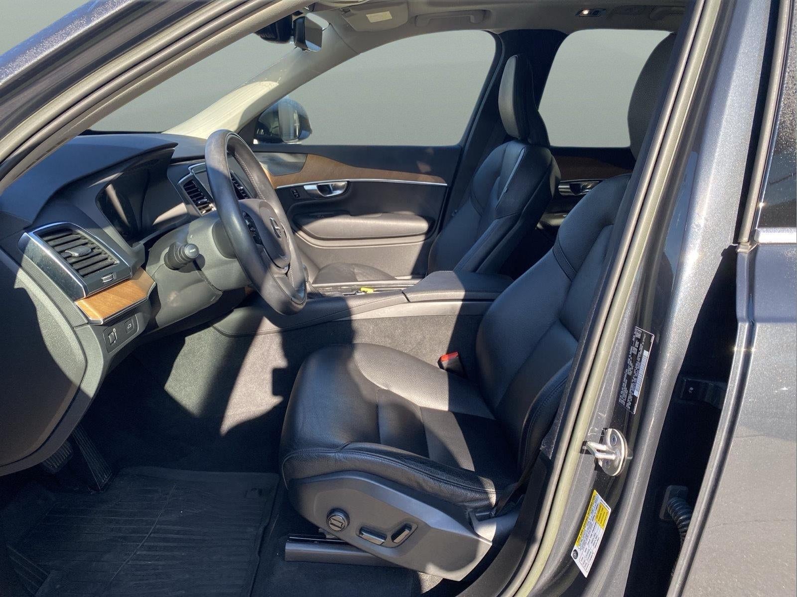 2022 Volvo Xc90 Momentum